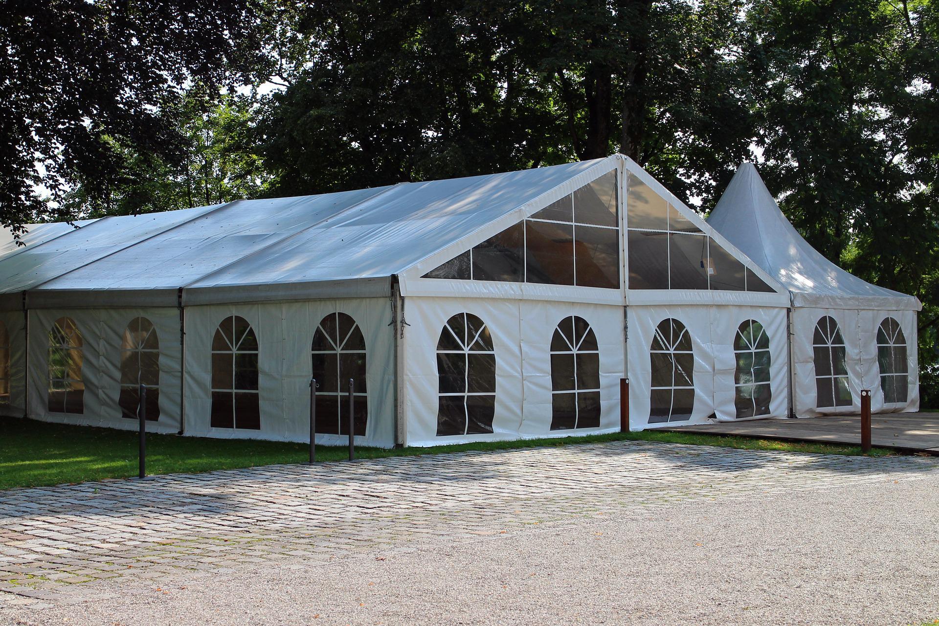 Gdzie wynająć namiot na imprezę lub magazynowy w Małopolsce?