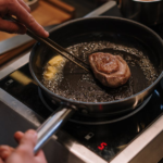 Praktyczne wskazówki: Jak gotować mrożone mięso by zachować smak i konsystencję