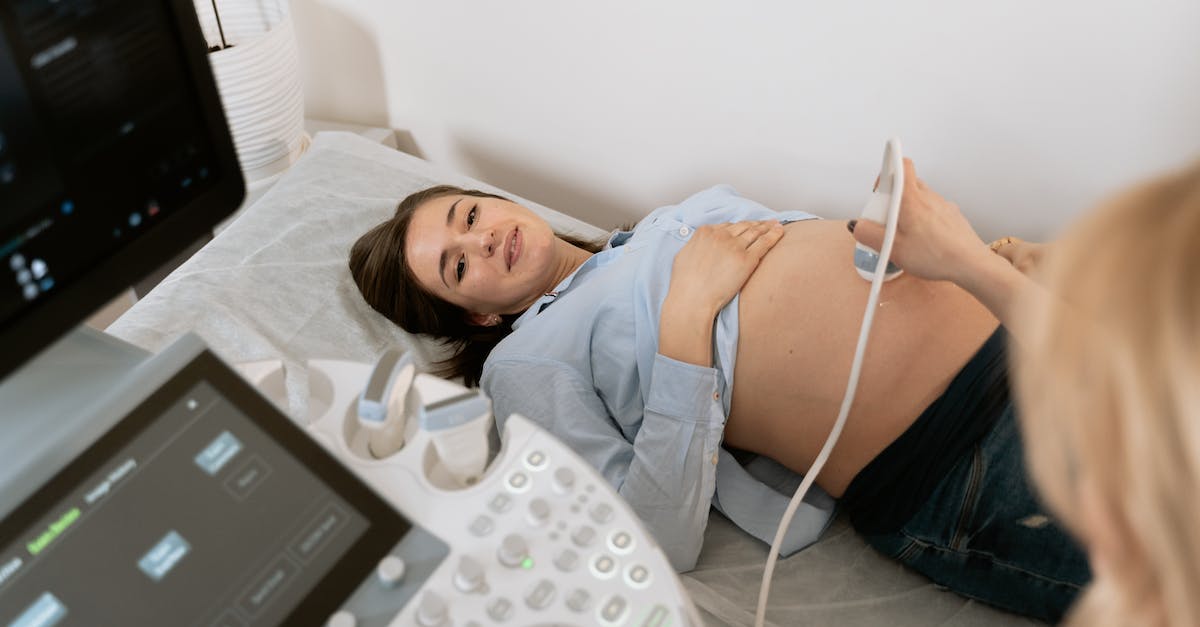 Czy ból brzucha podczas okresu oznaczać może ciążę? Moje doświadczenia i odpowiedzi